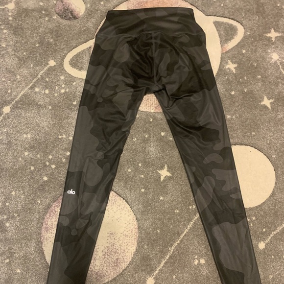 Camo Airlift ALO Leggings 🧘🏻♀️ - Picture 2 of 4